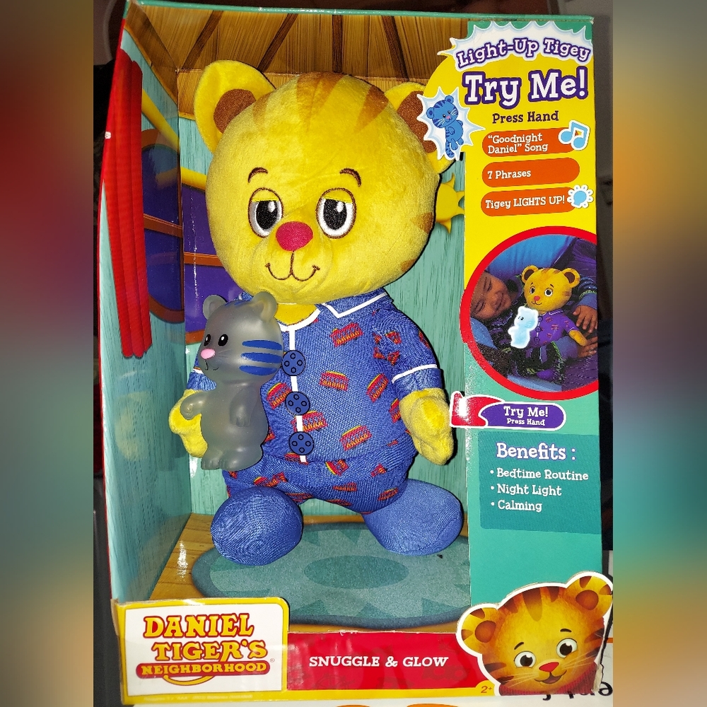 BNIB Daniel Tiger's Neighborhood Snuggle & Glow Plush